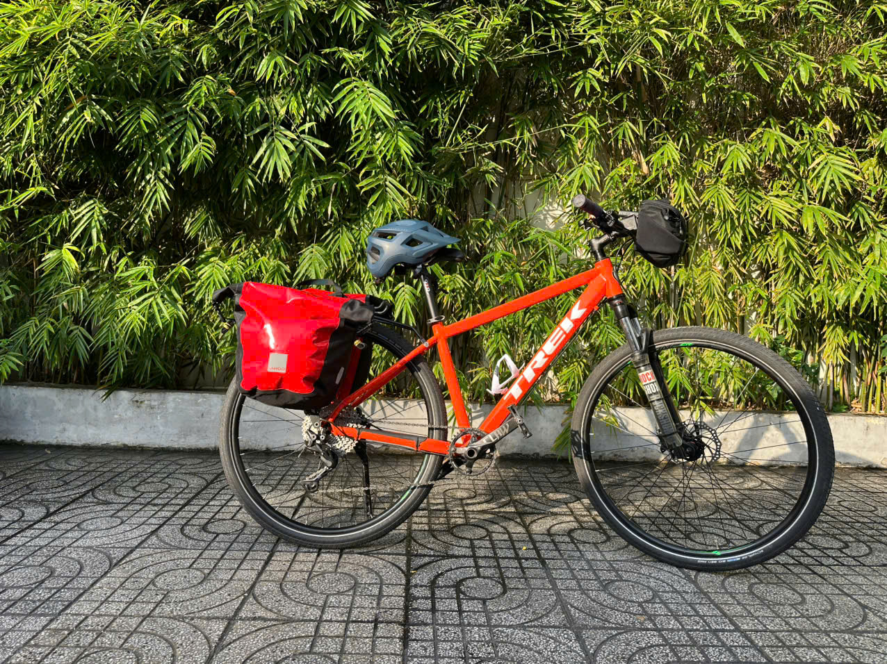 rent bicycle in Ho Chi Minh