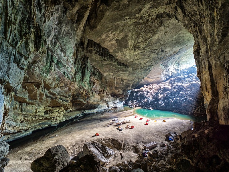 Phong Nha Caves
